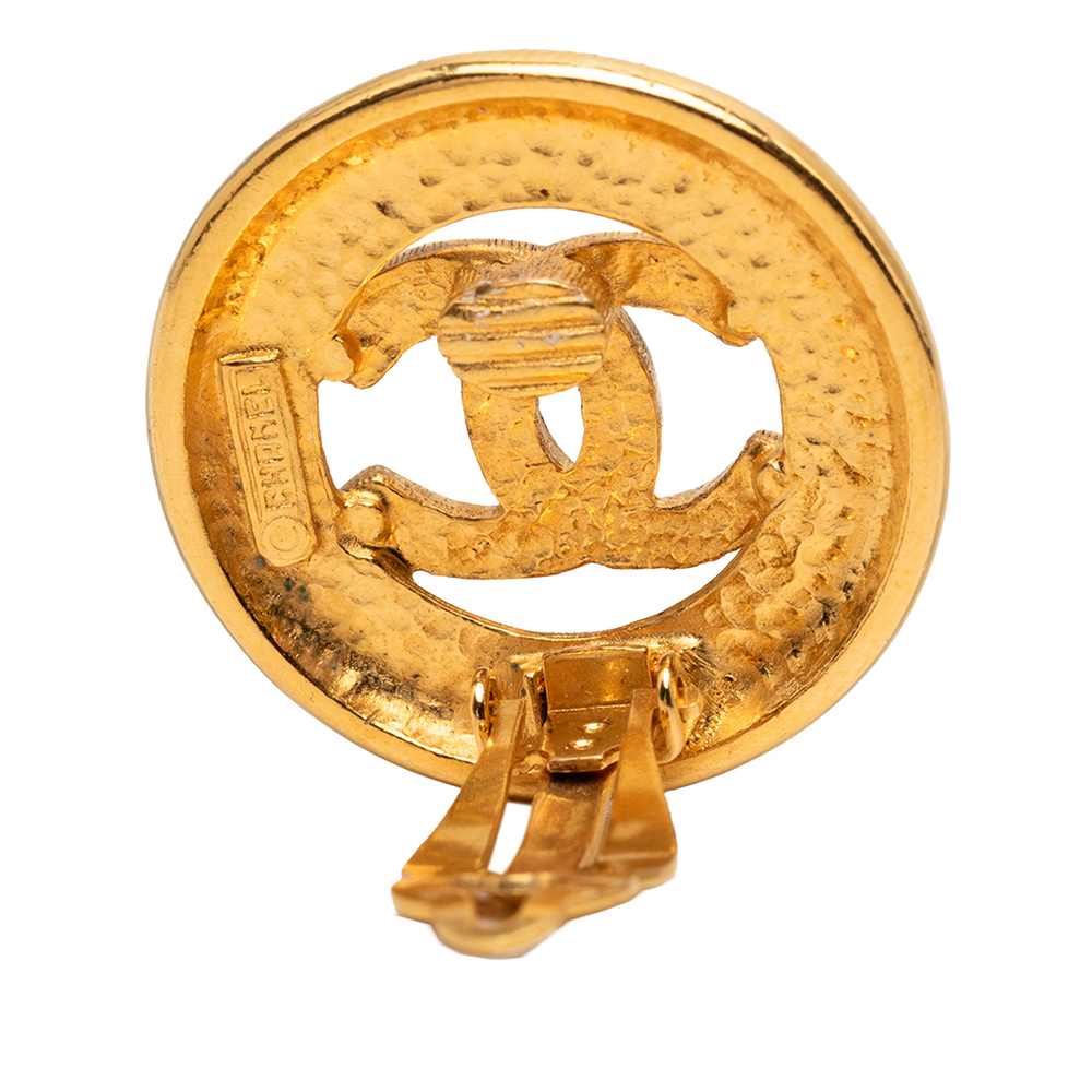 Pre-Loved Chanel CC Gold Plated Round Clip On Earrings - Picture 3 of 3